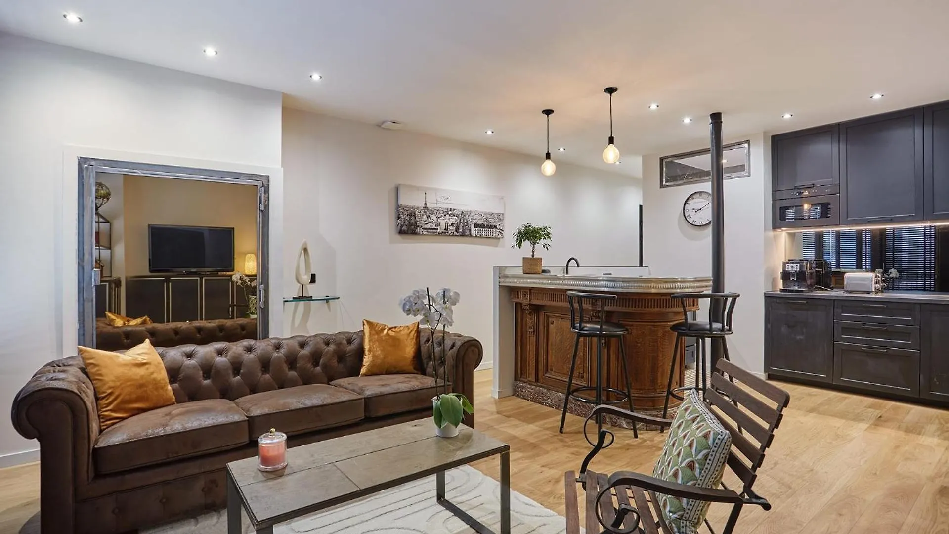Apartment In The Center Of Paris By Studioprestige