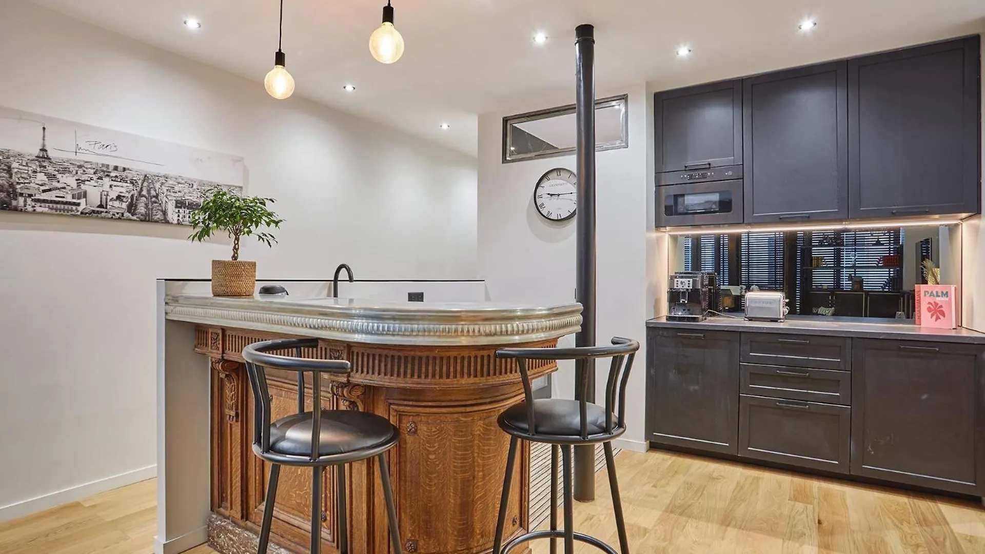 Apartment In The Center Of Paris By Studioprestige