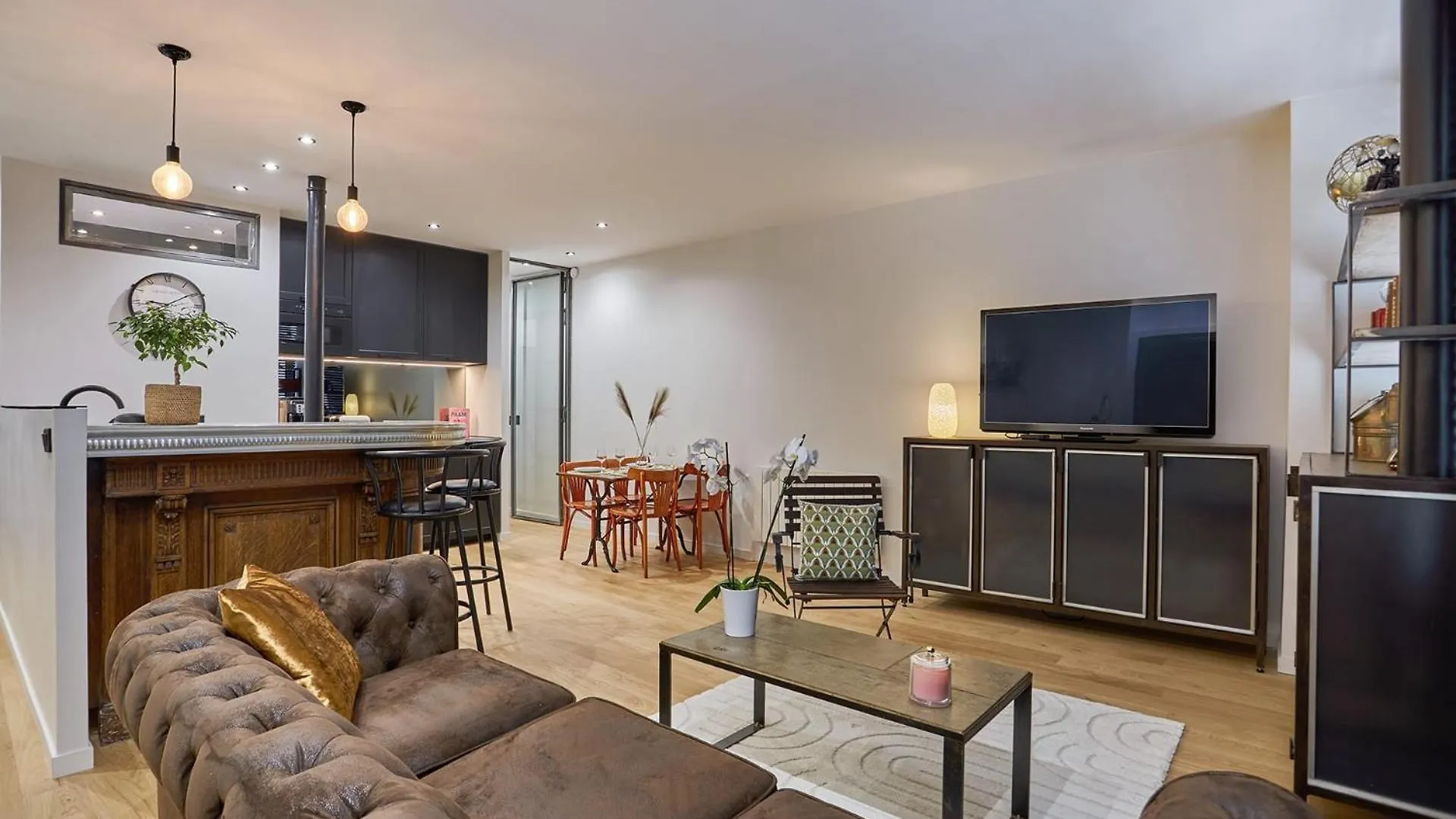 Apartment In The Center Of Paris By Studioprestige